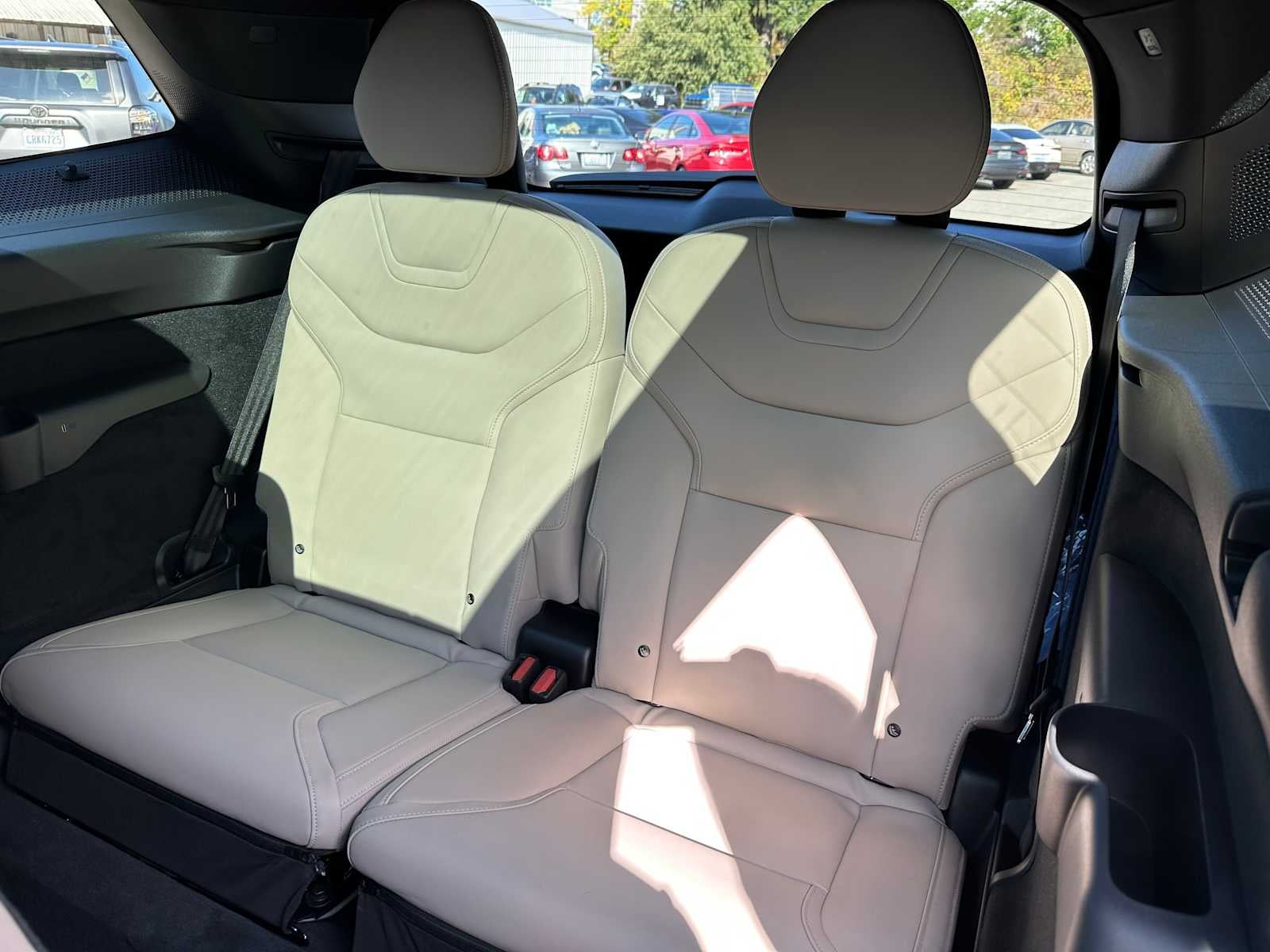 2025 Volvo EX90 Plus