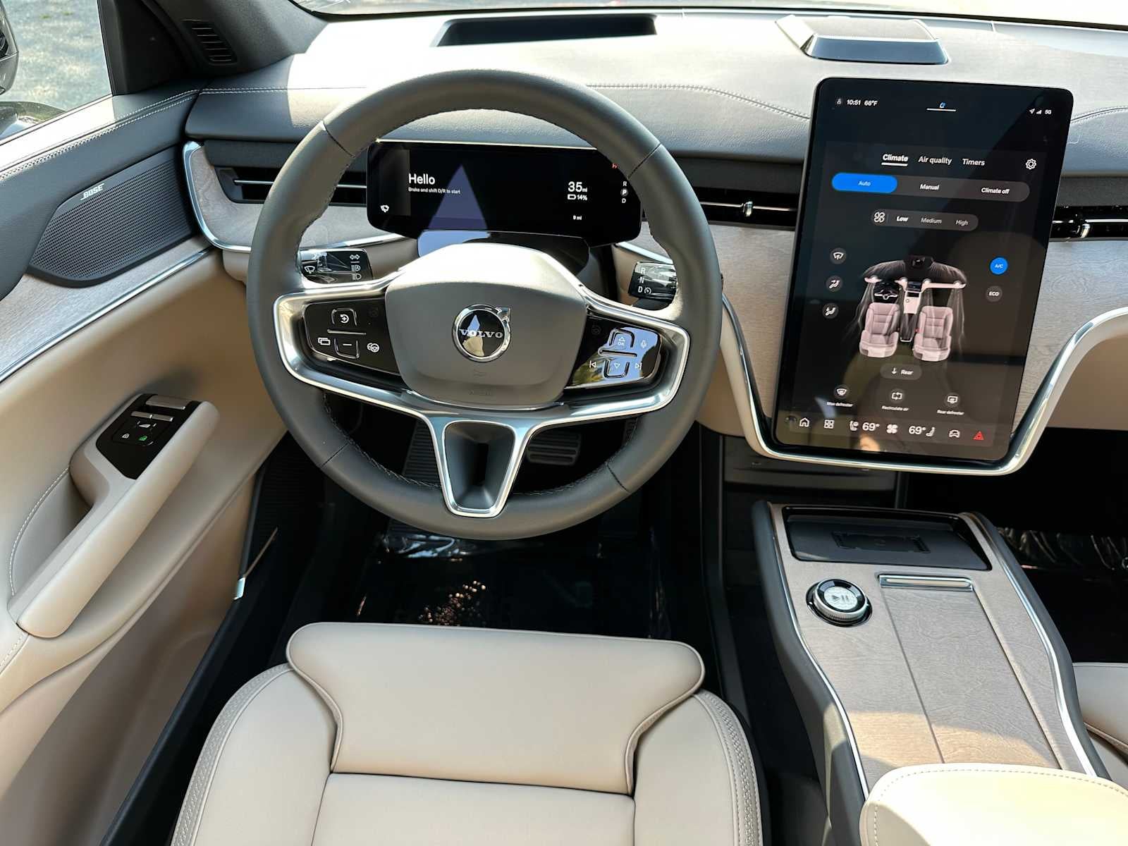 2025 Volvo EX90 Plus