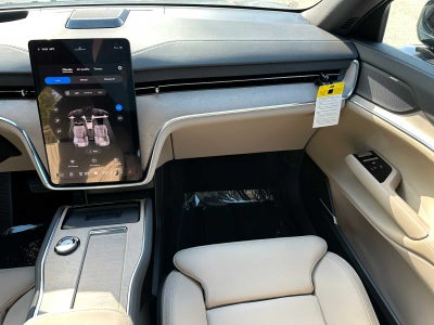 2025 Volvo EX90 Plus