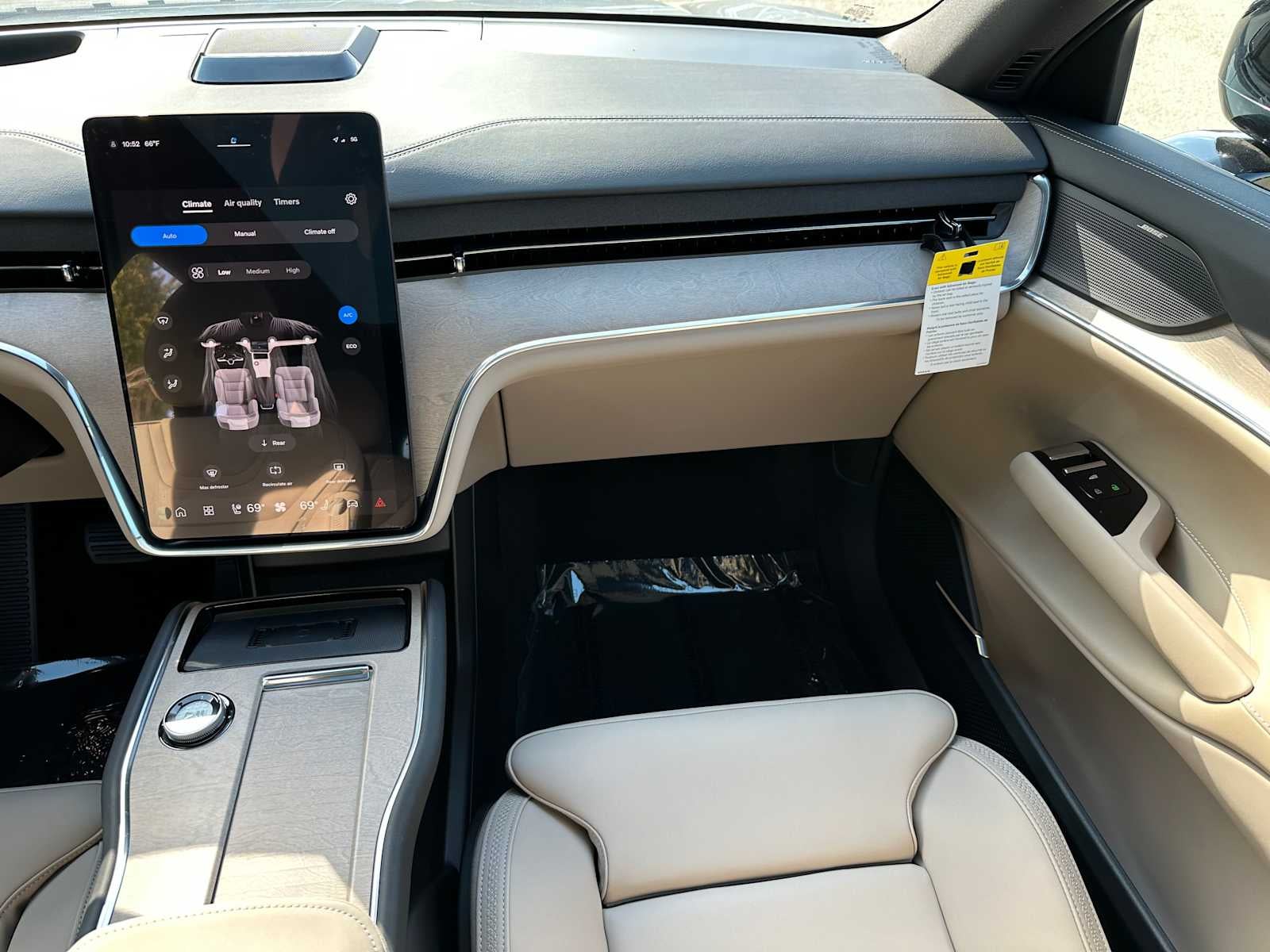 2025 Volvo EX90 Plus
