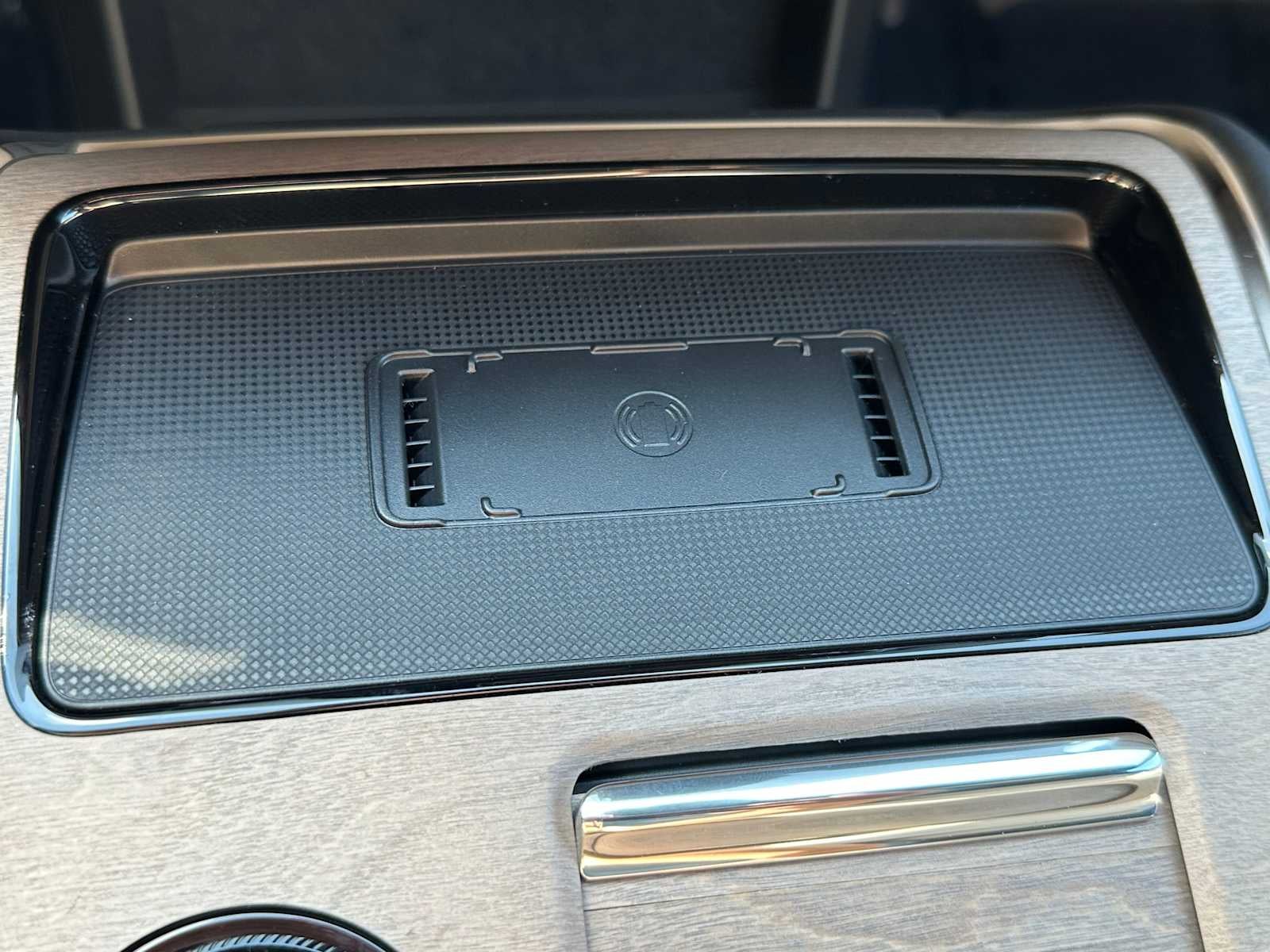 2025 Volvo EX90 Plus