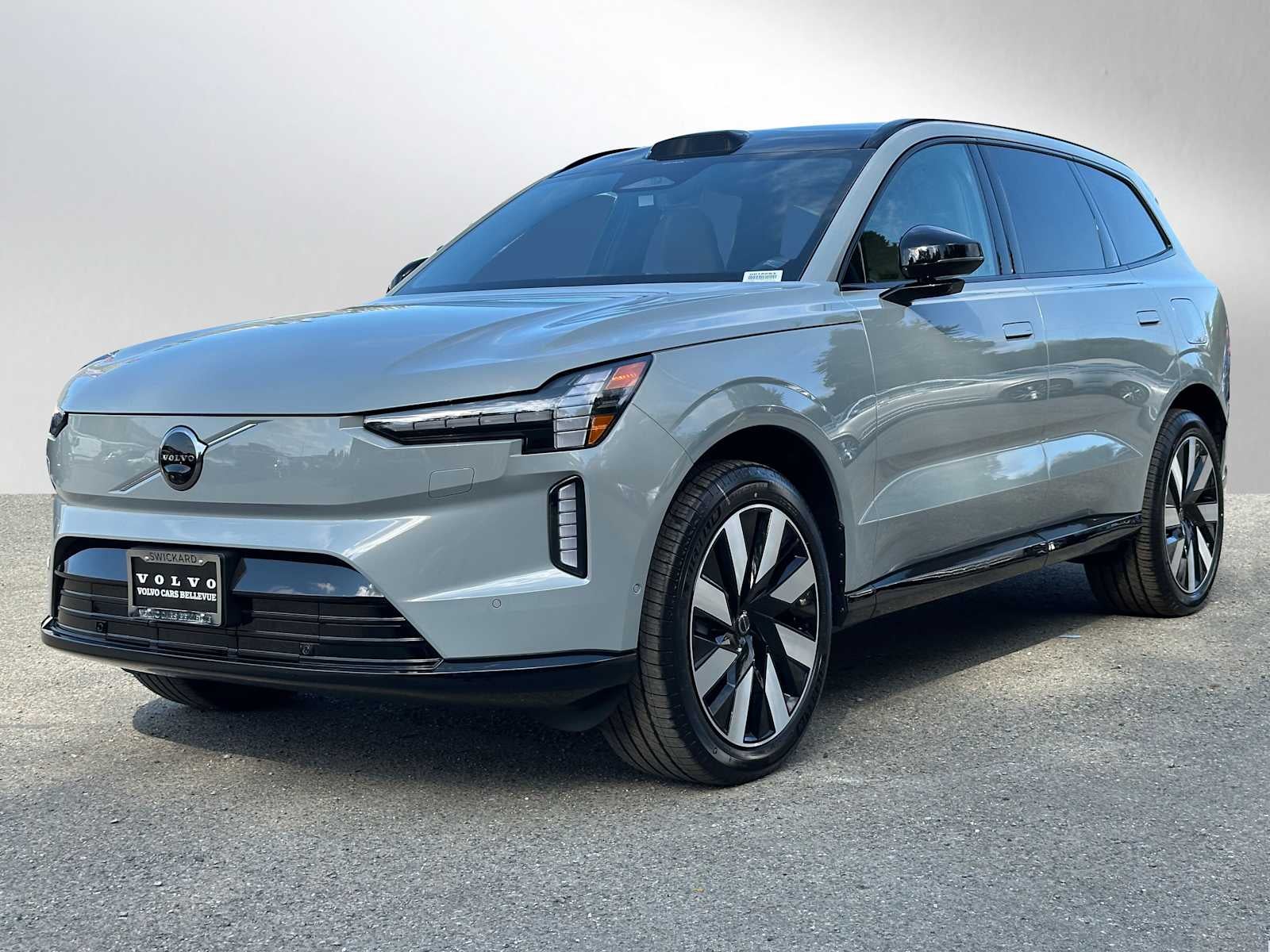 2025 Volvo EX90 Plus