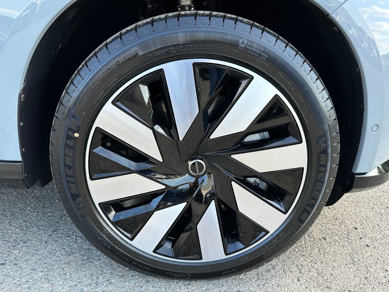 2025 Volvo EX90 Plus