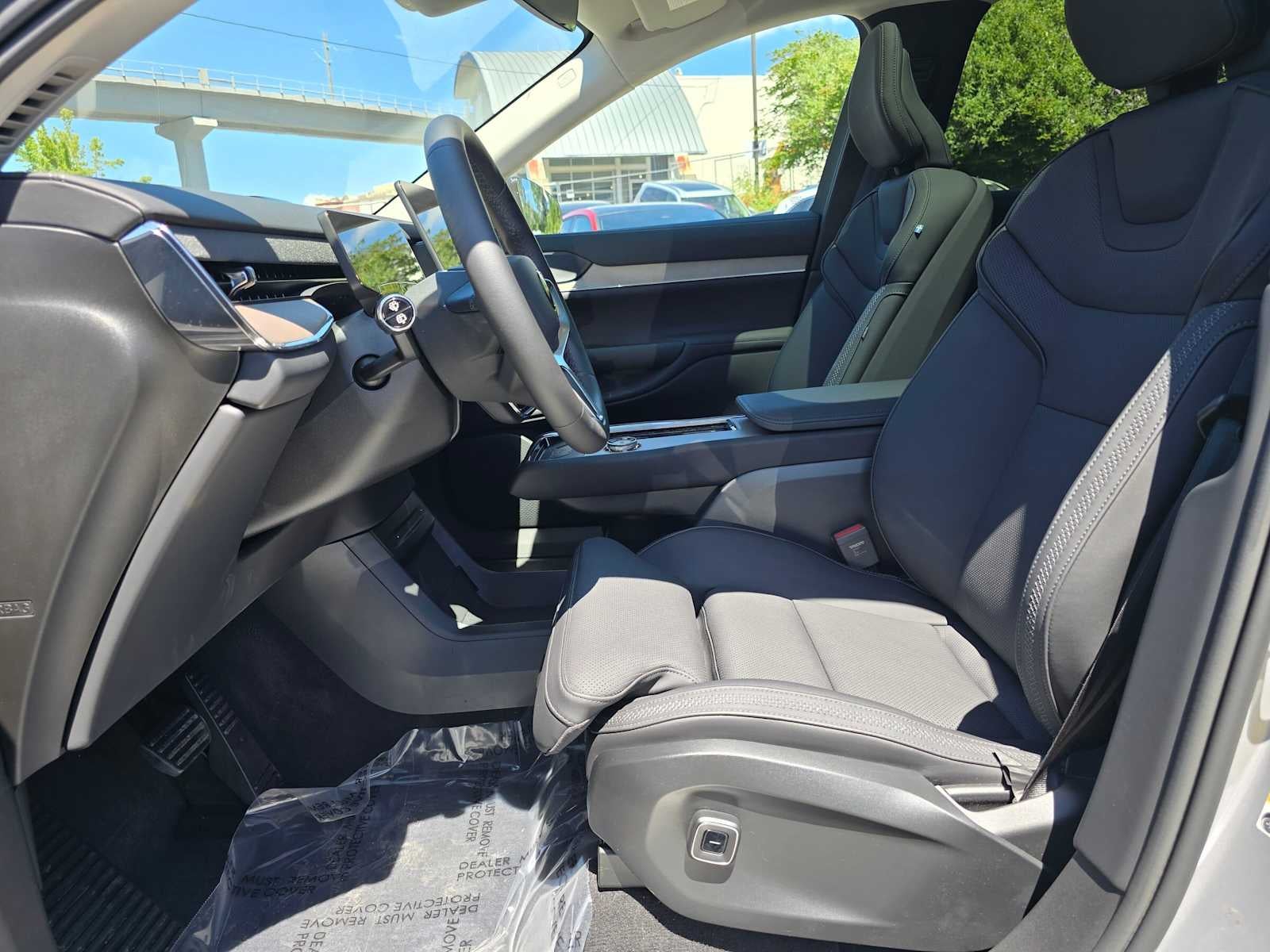 2025 Volvo EX90 Plus