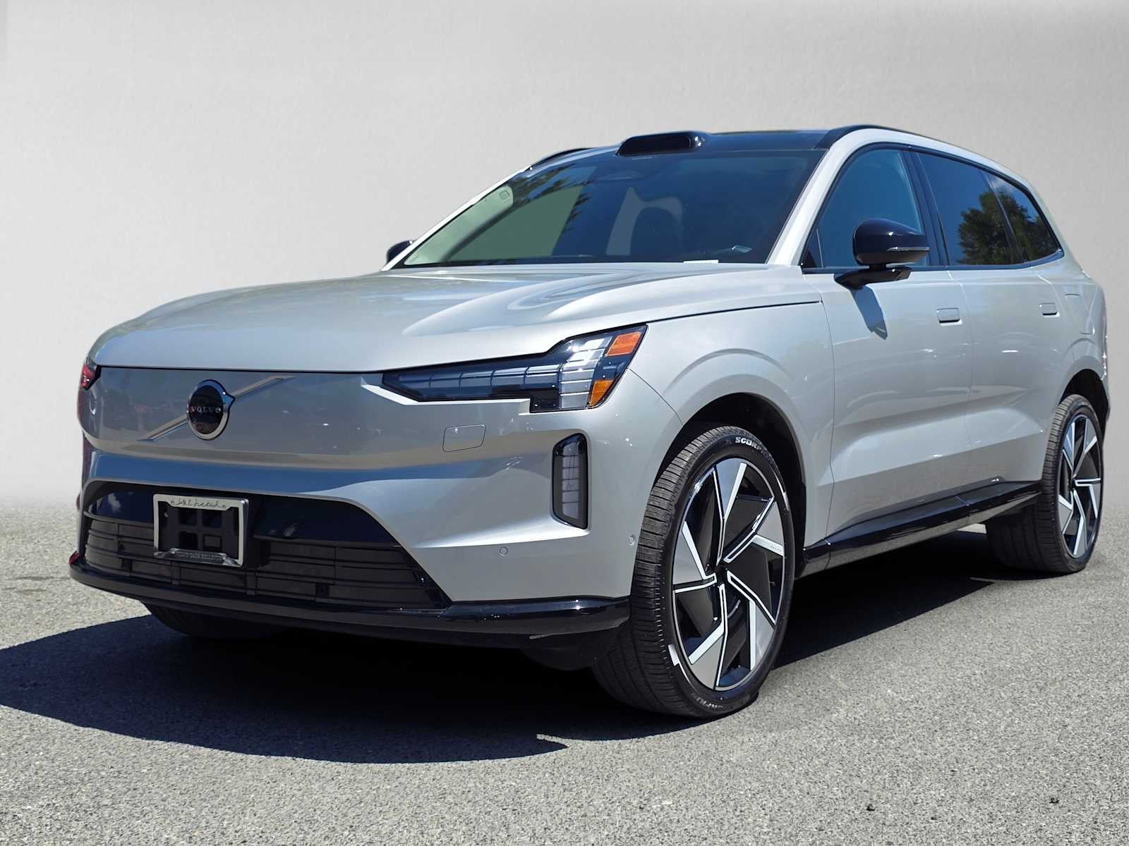 2025 Volvo EX90 Plus