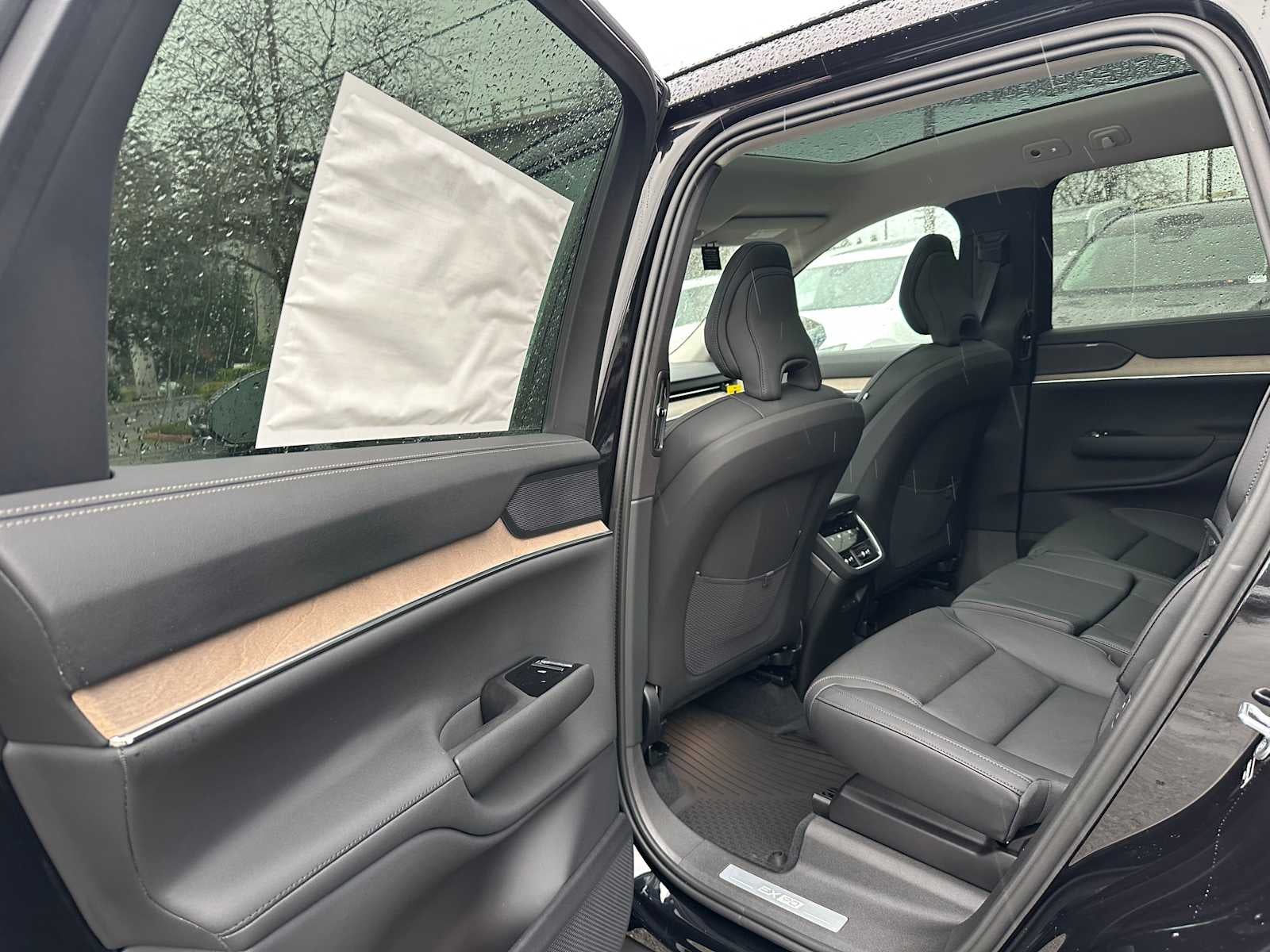 2025 Volvo EX90 Plus