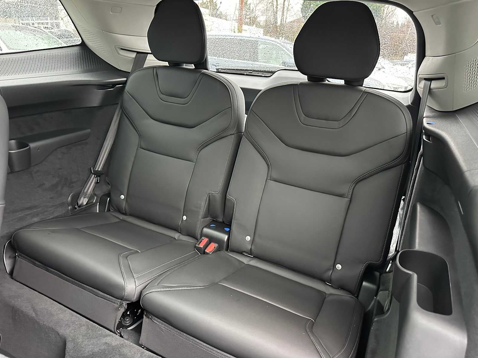 2025 Volvo EX90 Plus