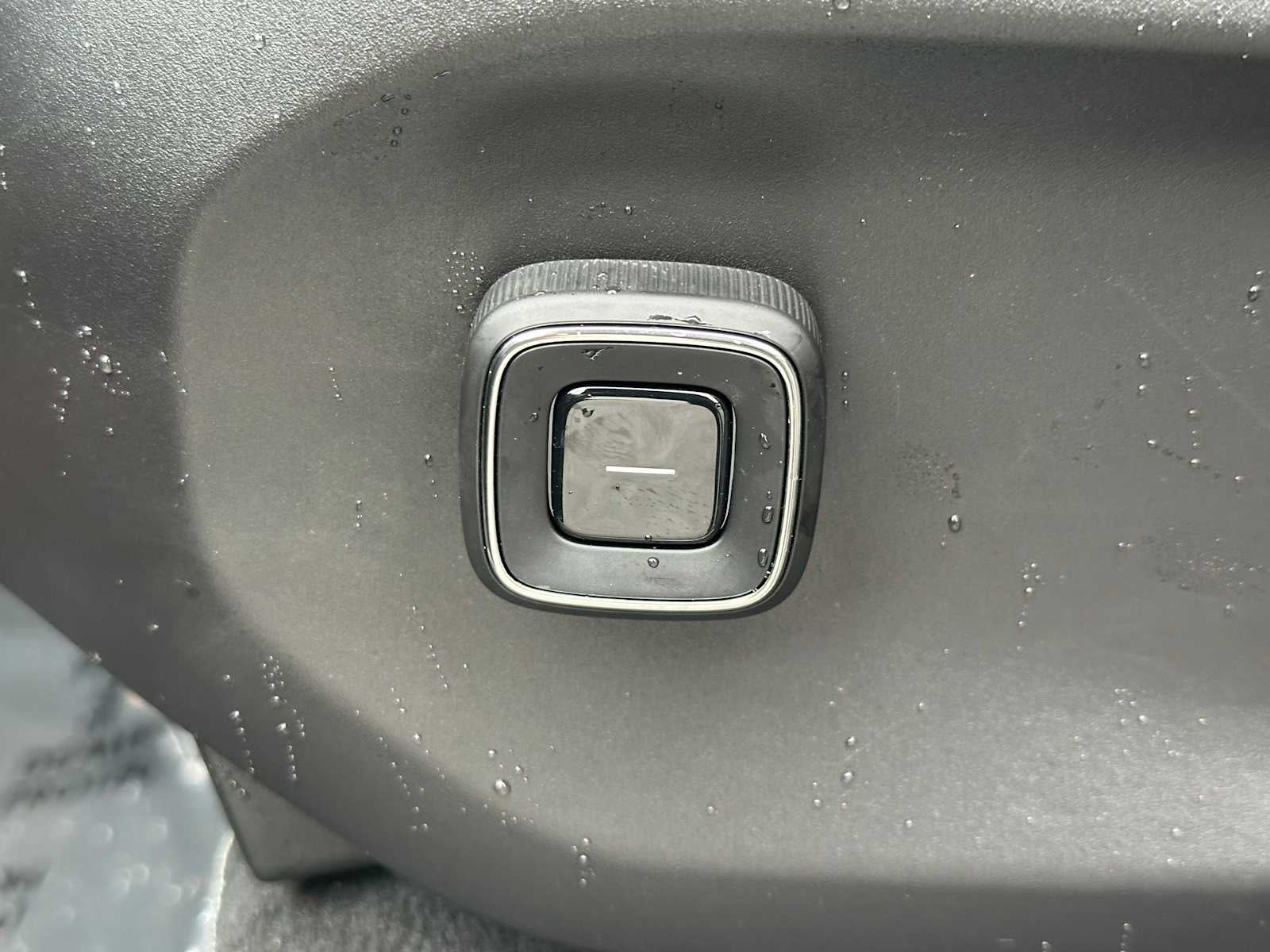 2025 Volvo EX90 Plus