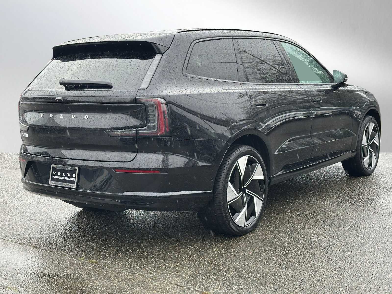 2025 Volvo EX90 Plus