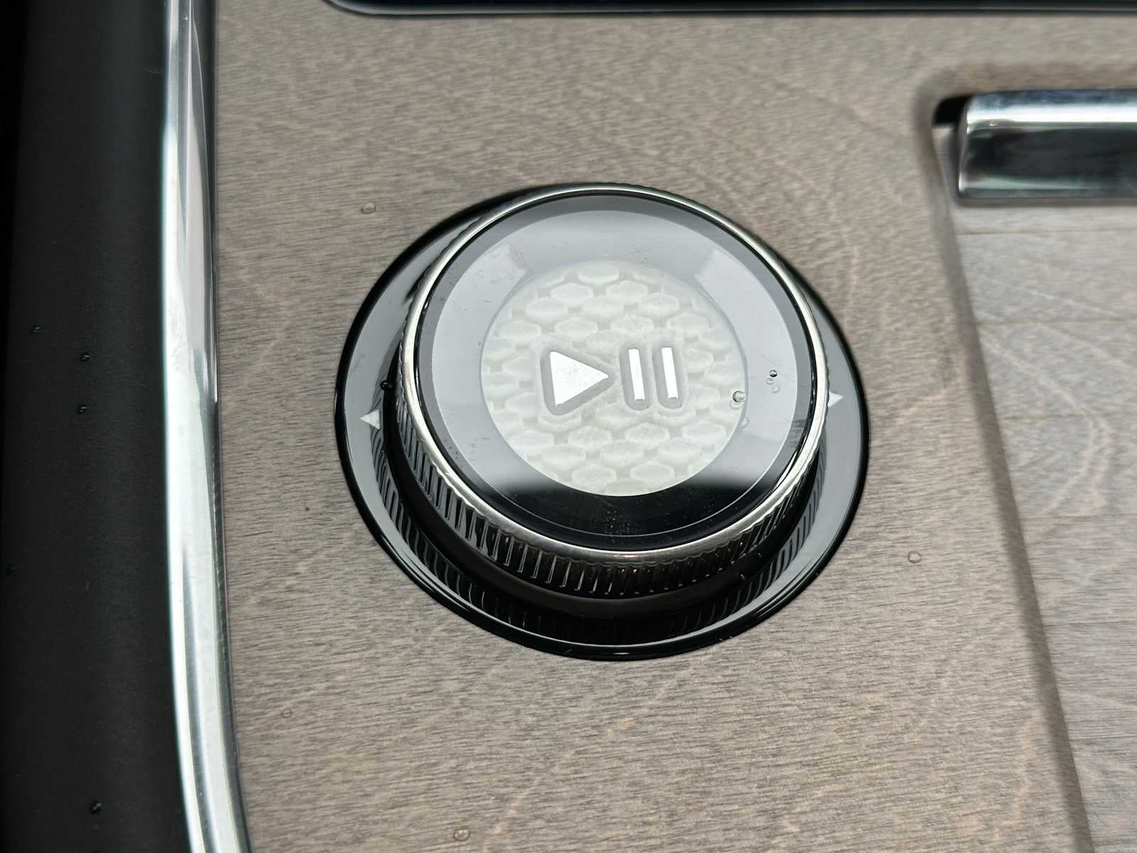 2025 Volvo EX90 Plus