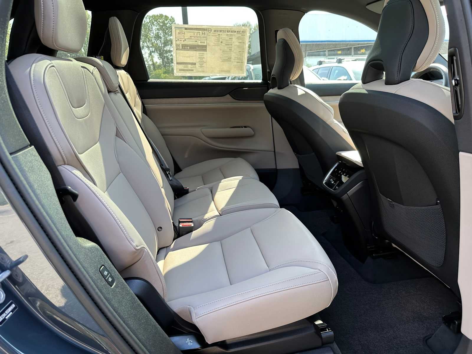 2025 Volvo EX90 Ultra