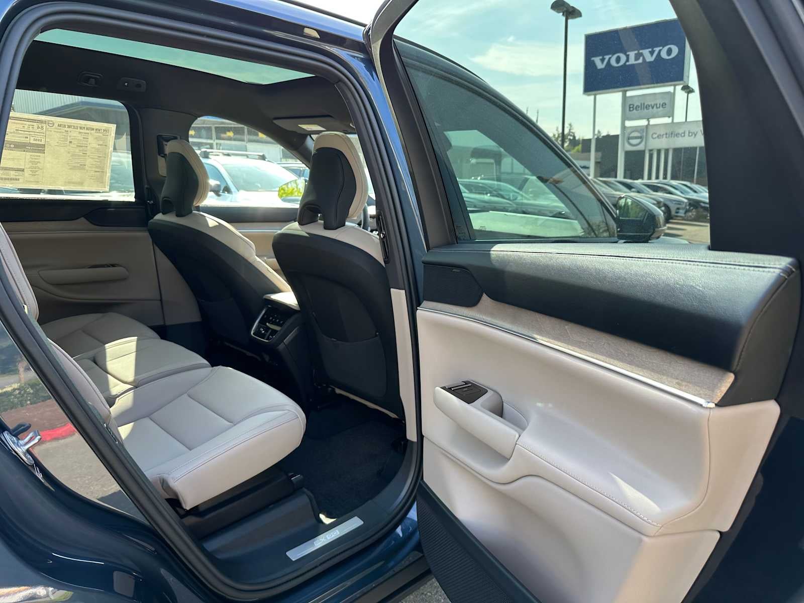 2025 Volvo EX90 Ultra