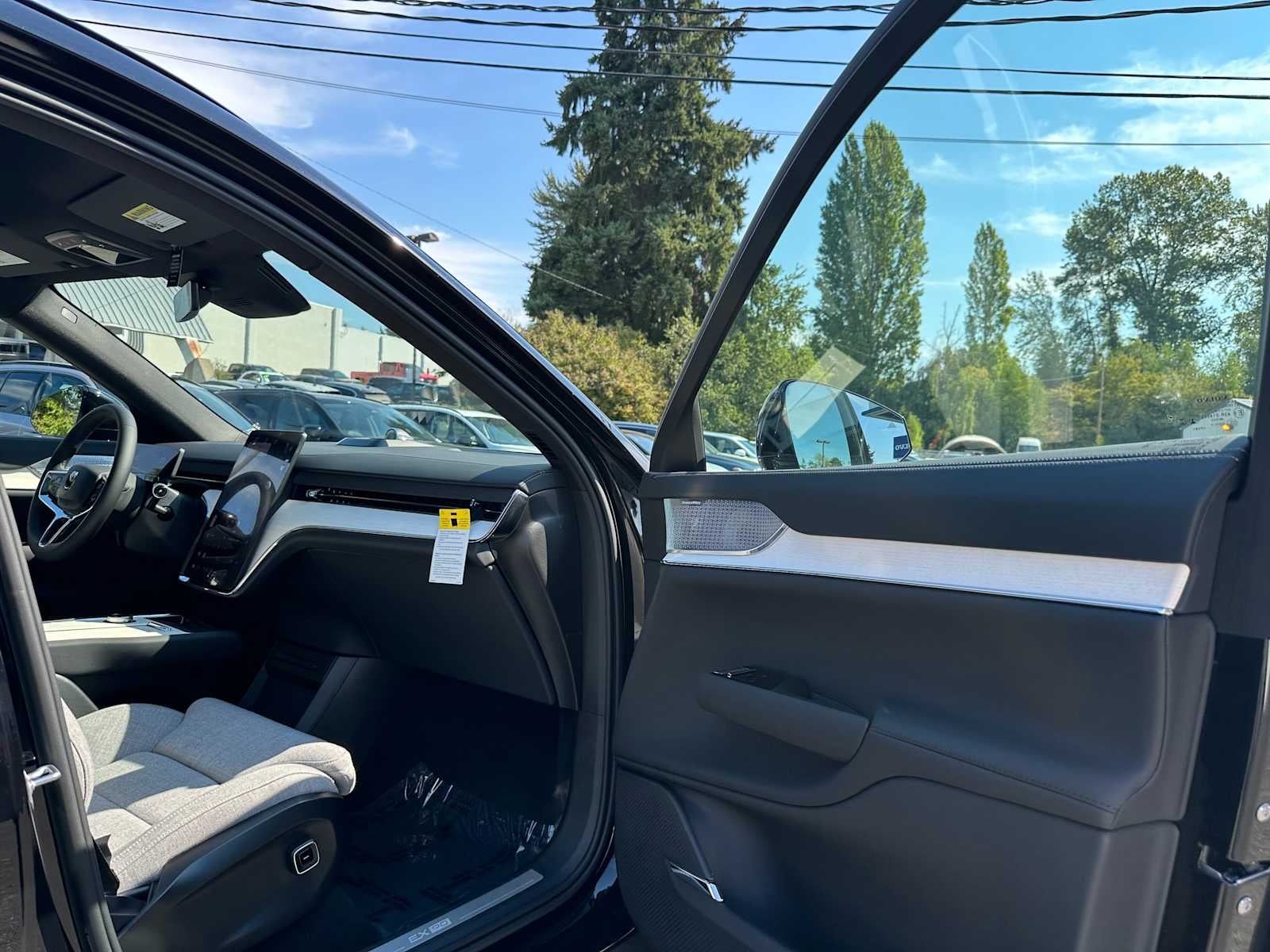 2025 Volvo EX90 Ultra