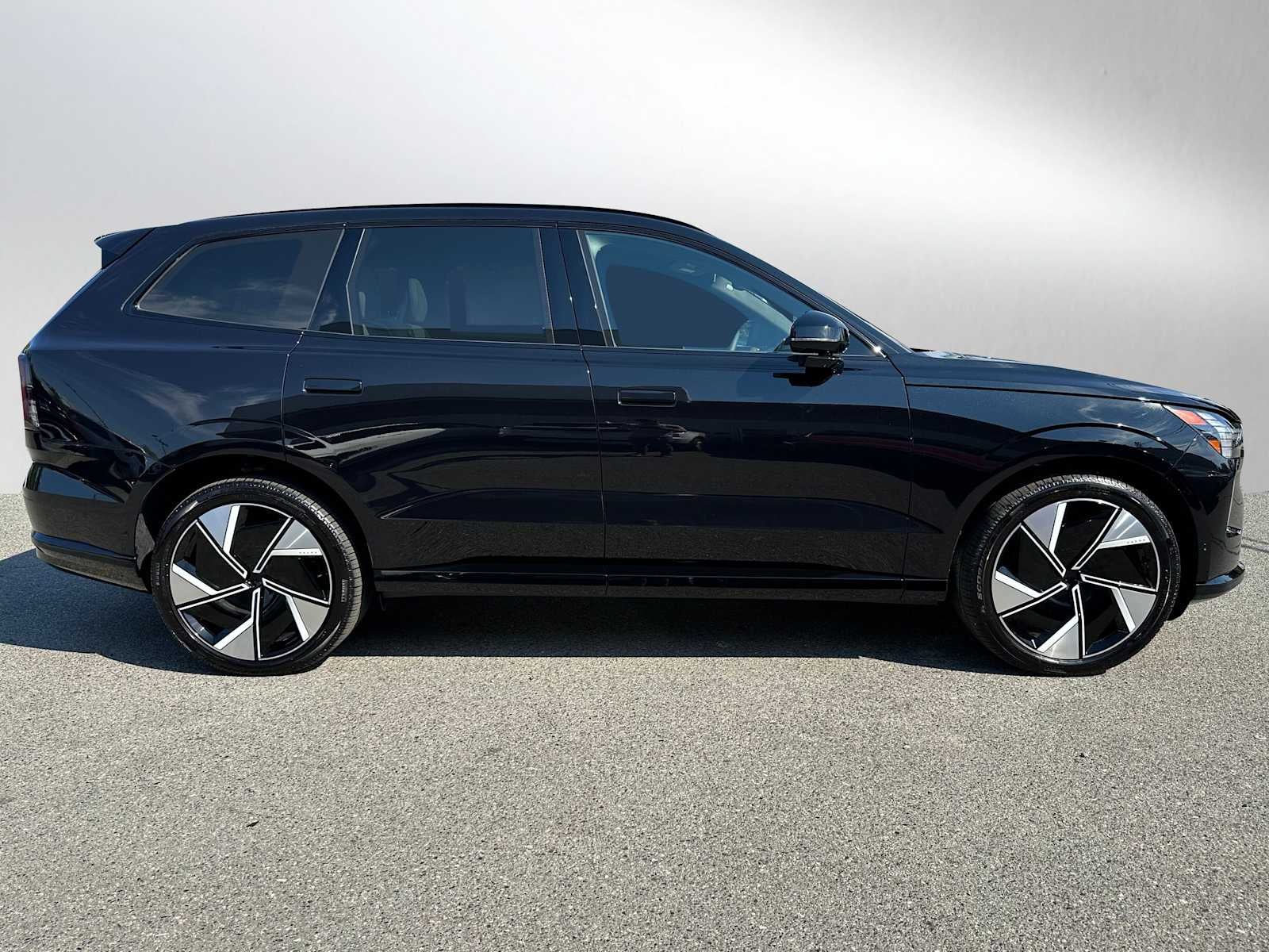 2025 Volvo EX90 Ultra