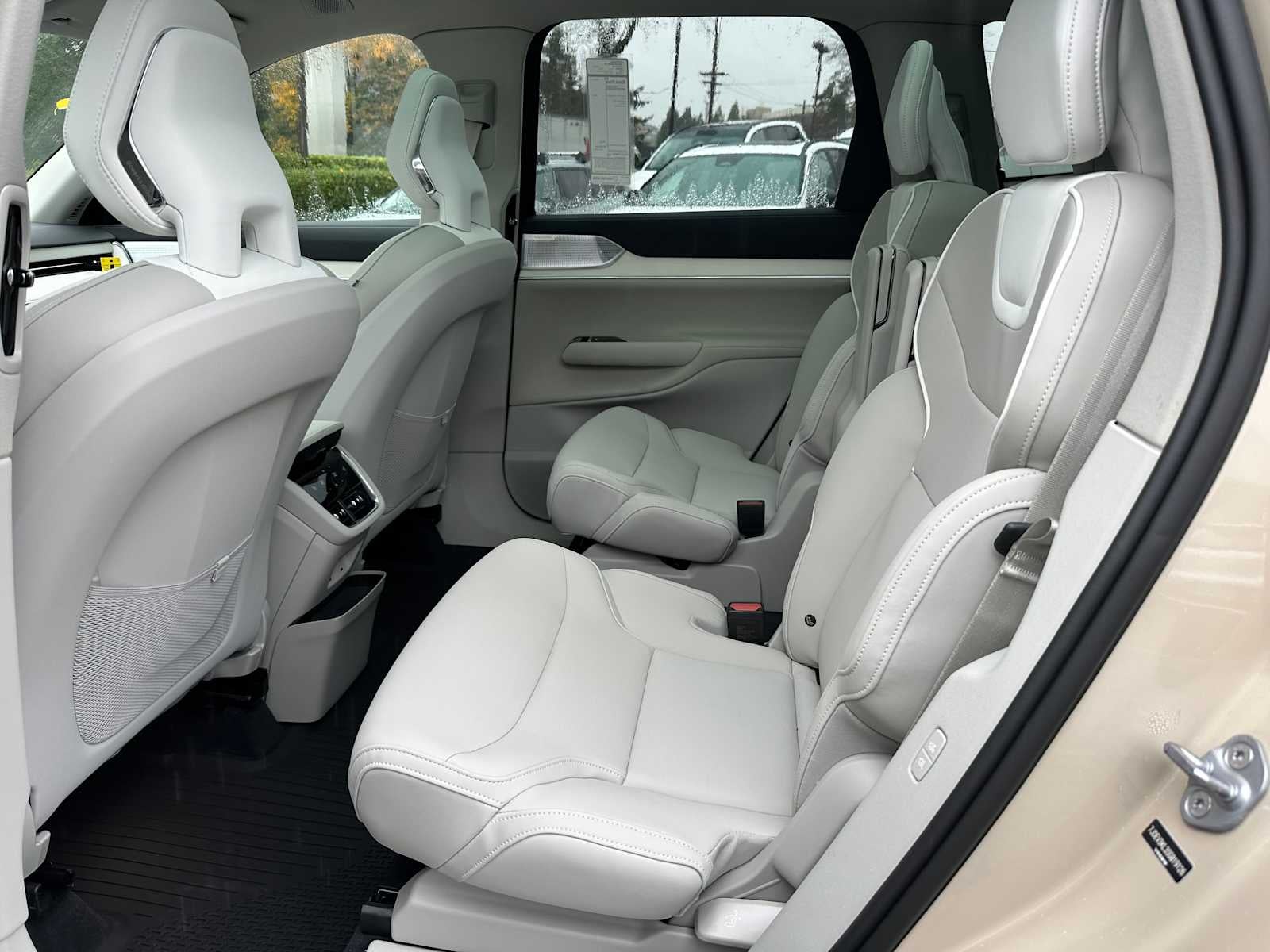 2025 Volvo EX90 Ultra