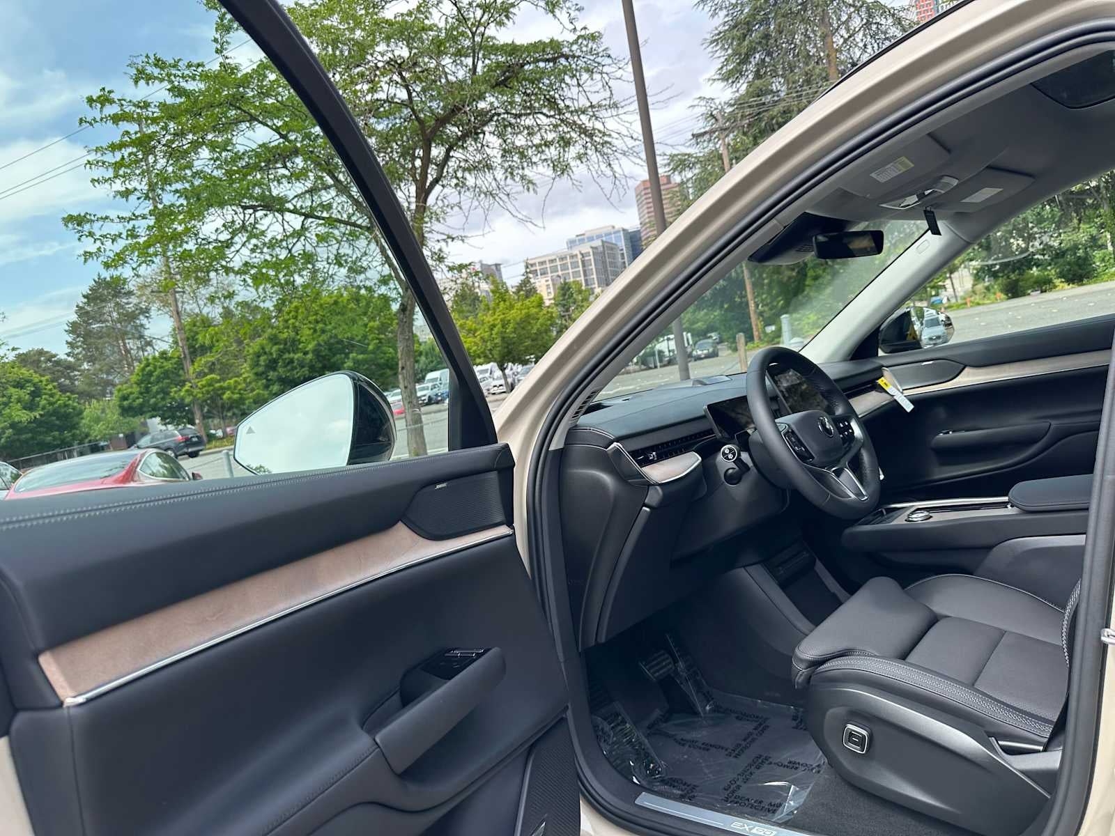 2025 Volvo EX90 Ultra