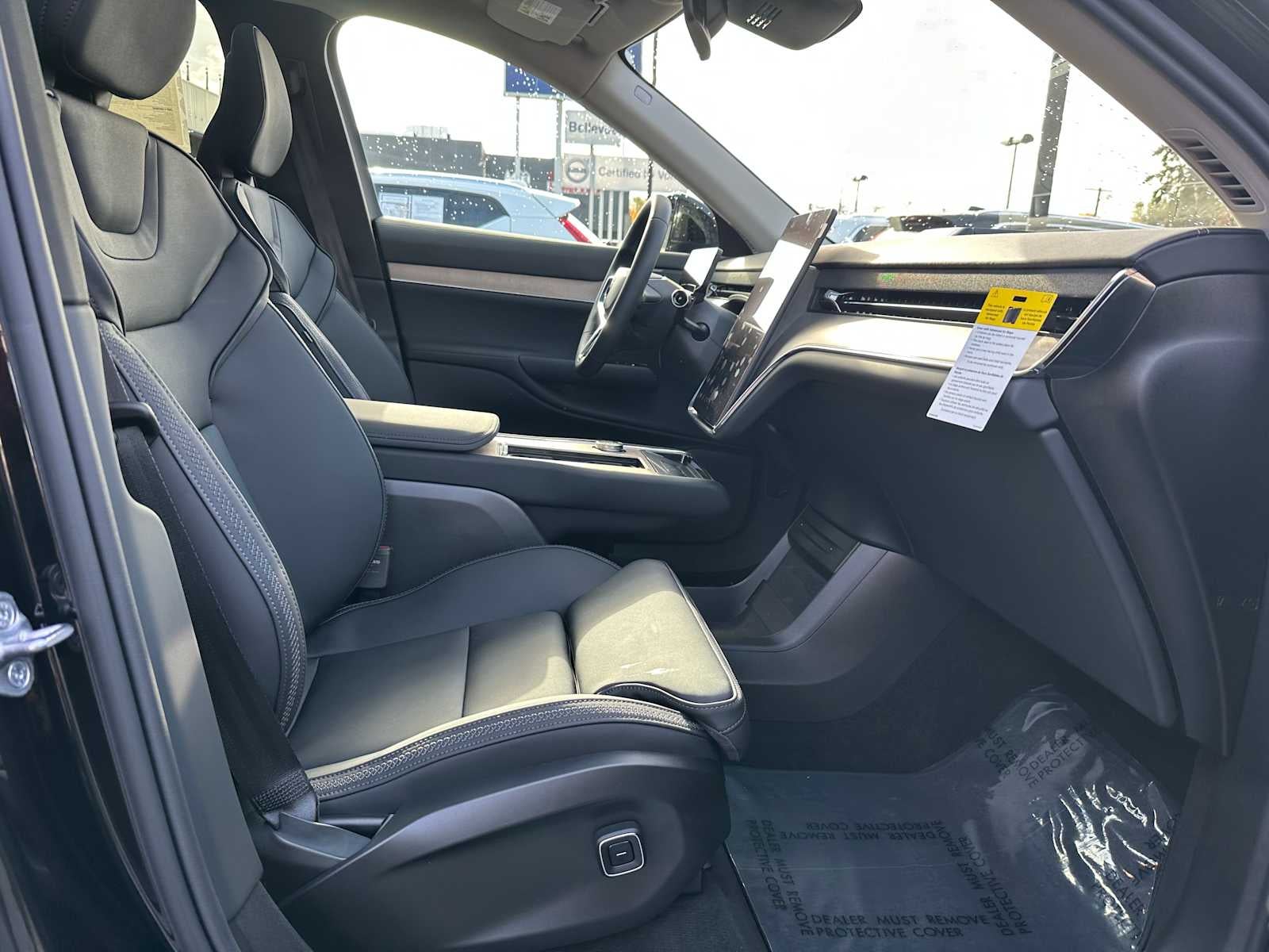 2025 Volvo EX90 Plus