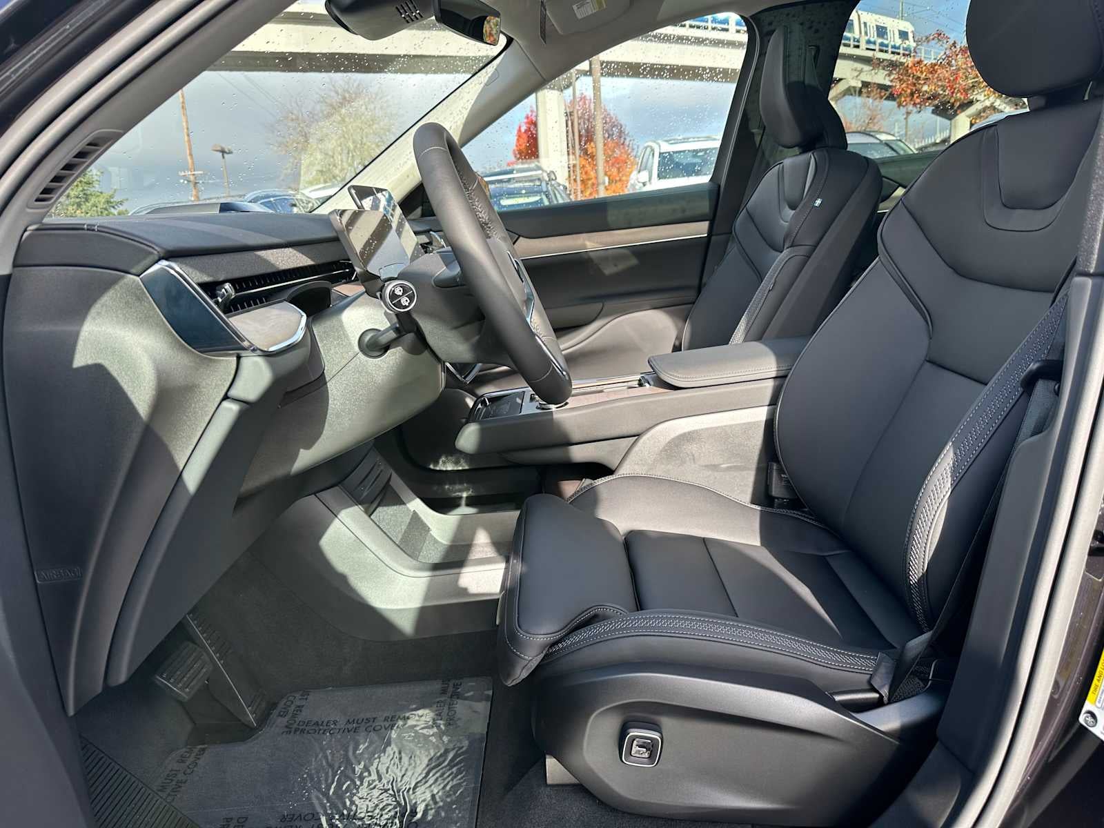 2025 Volvo EX90 Plus