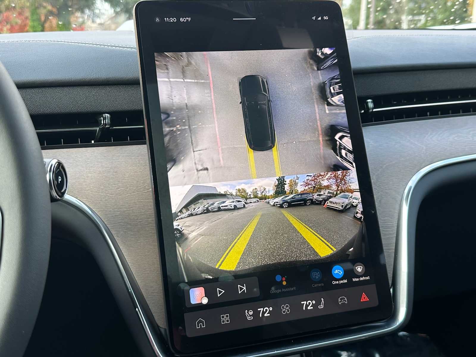 2025 Volvo EX90 Plus