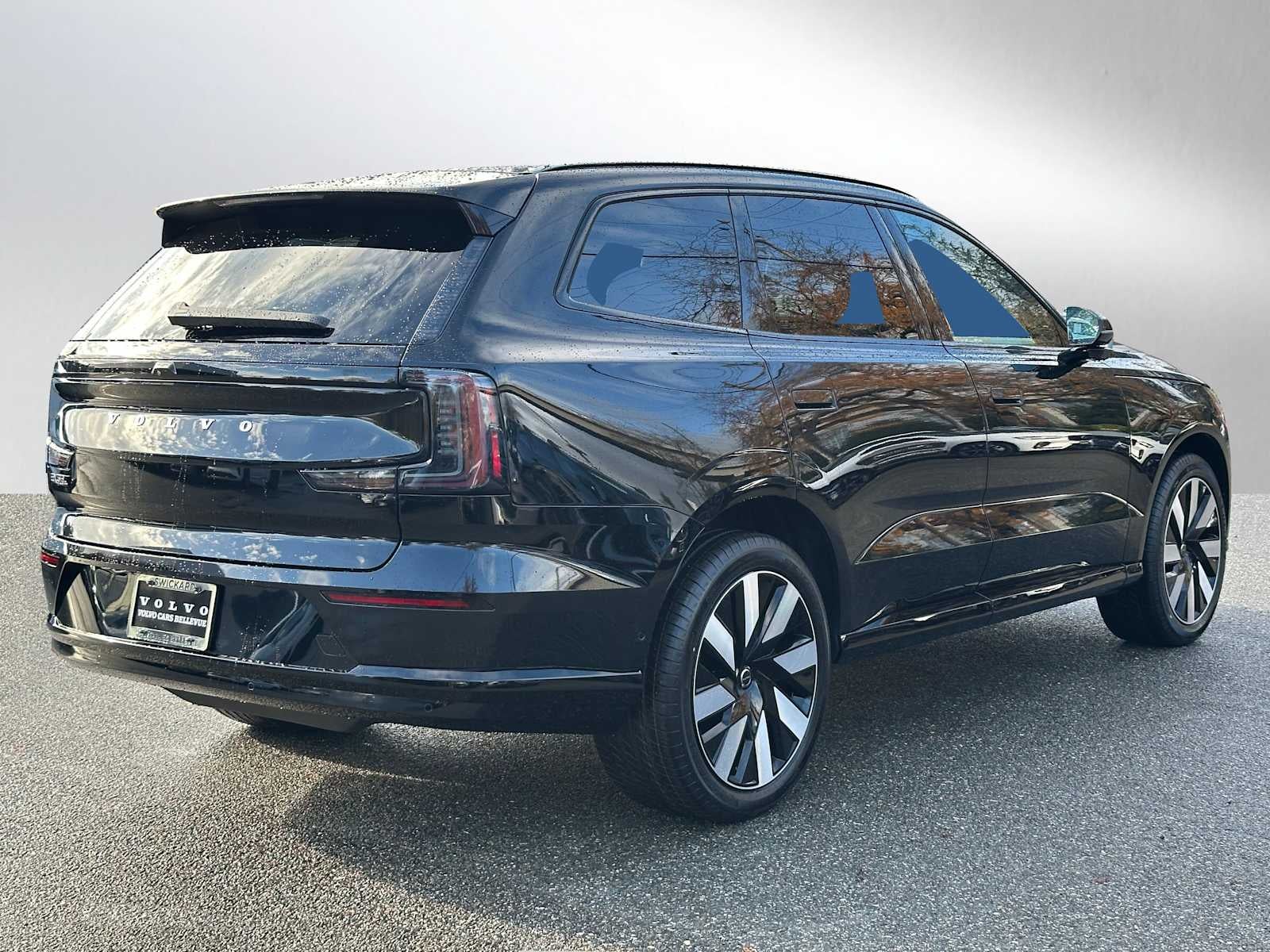2025 Volvo EX90 Plus