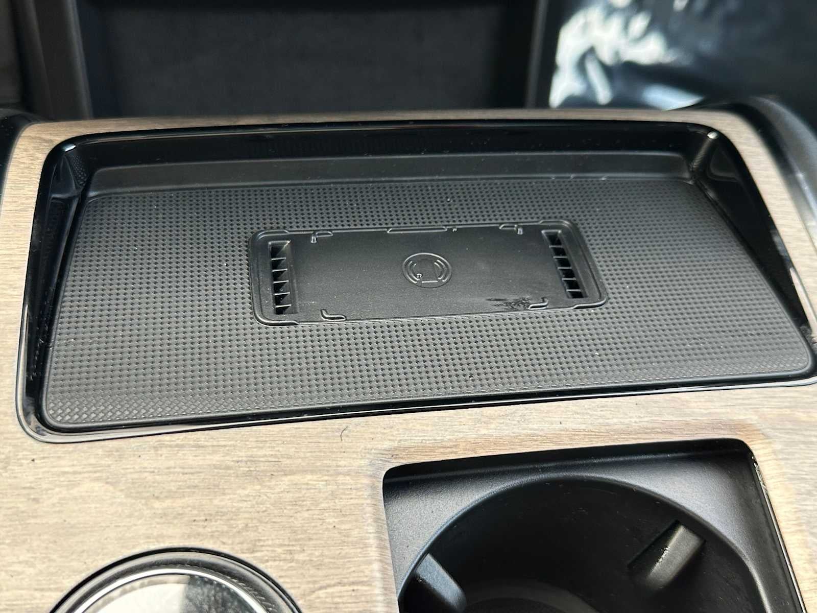 2025 Volvo EX90 Plus