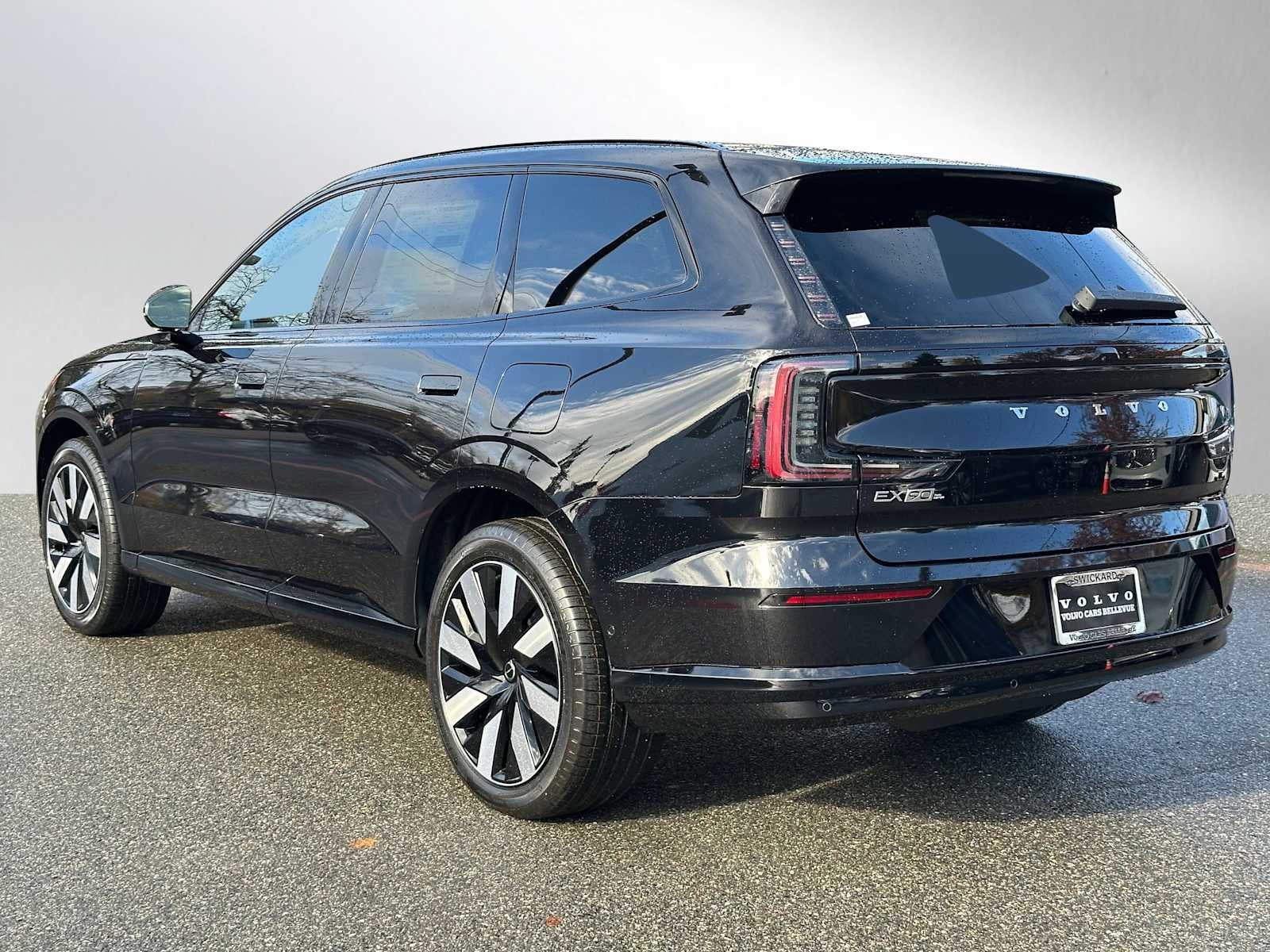 2025 Volvo EX90 Plus