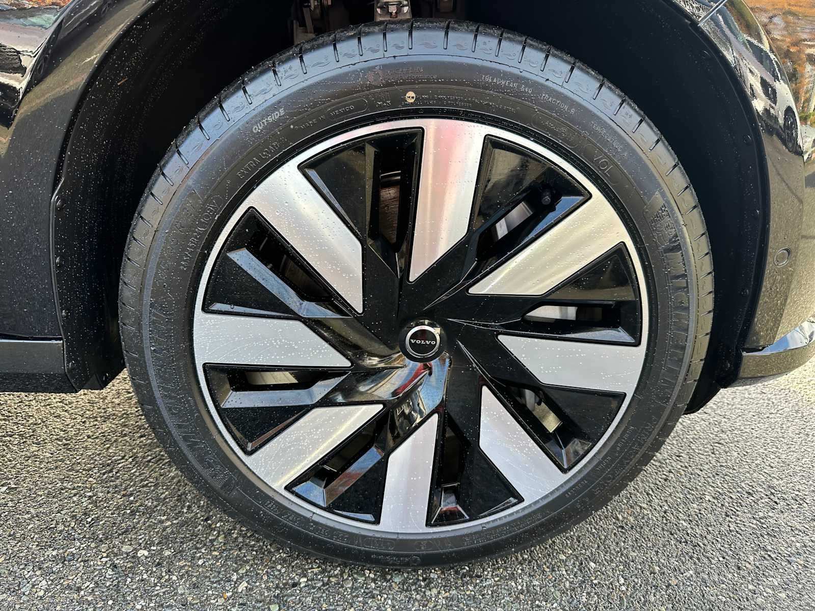 2025 Volvo EX90 Plus