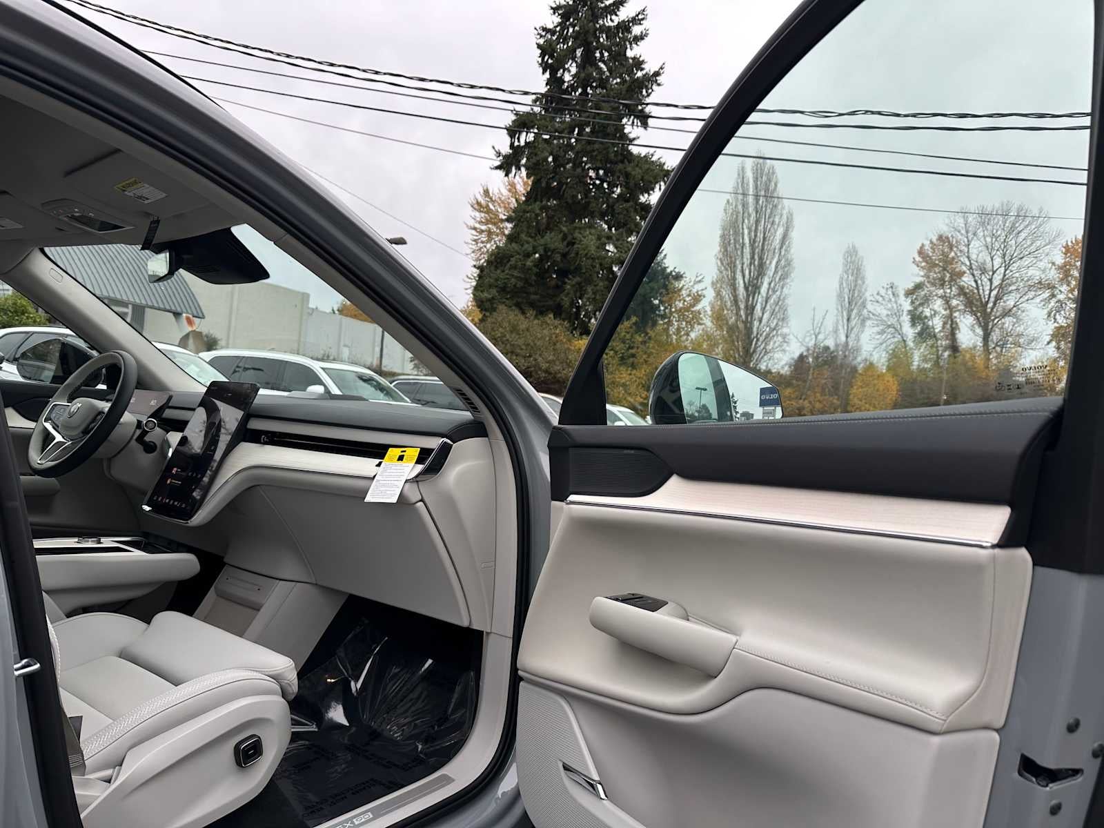 2025 Volvo EX90 Ultra