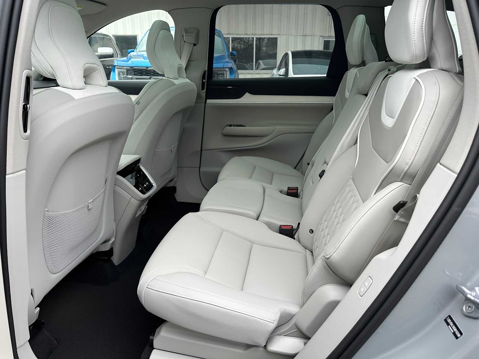 2025 Volvo EX90 Ultra