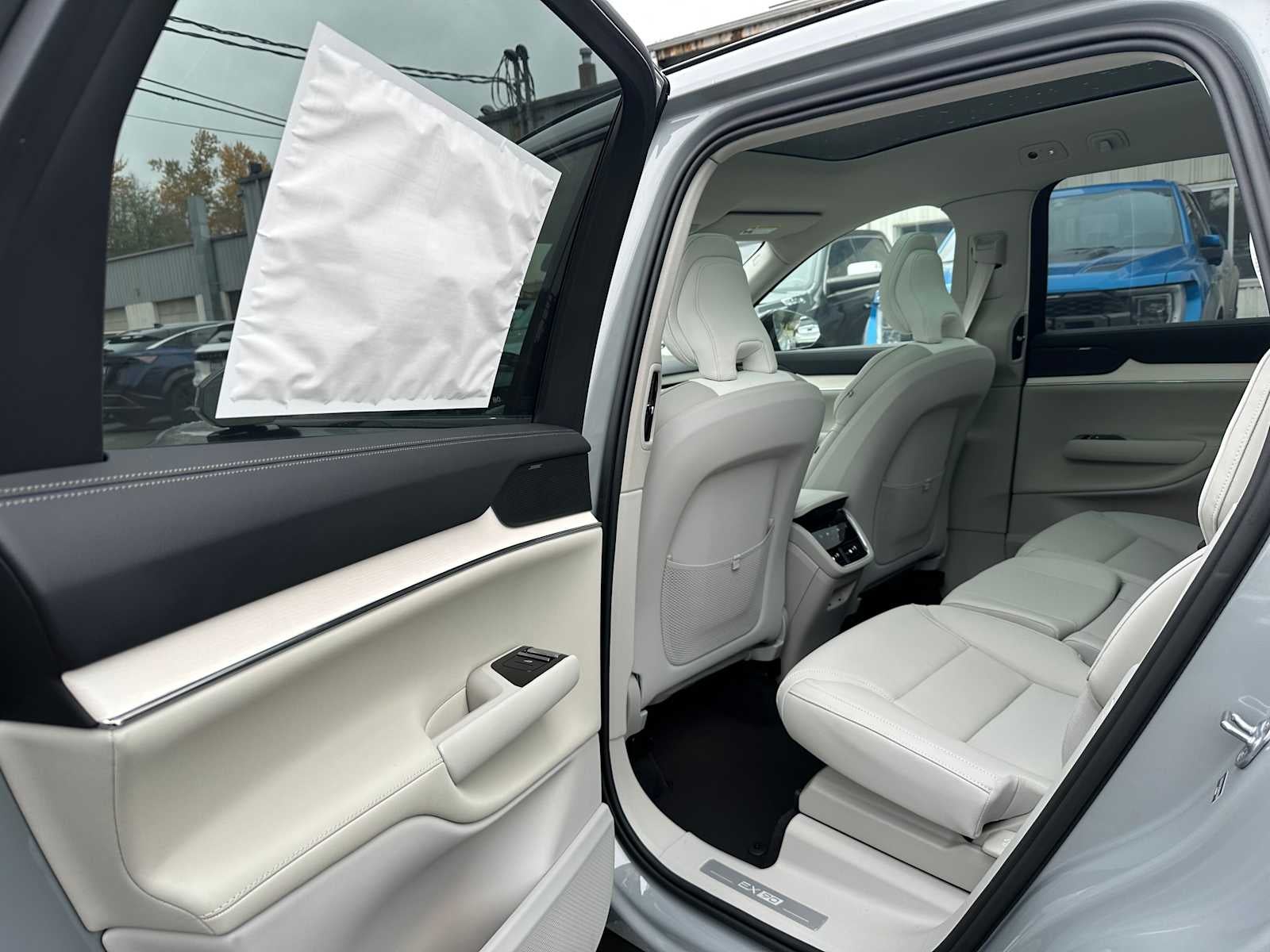 2025 Volvo EX90 Ultra