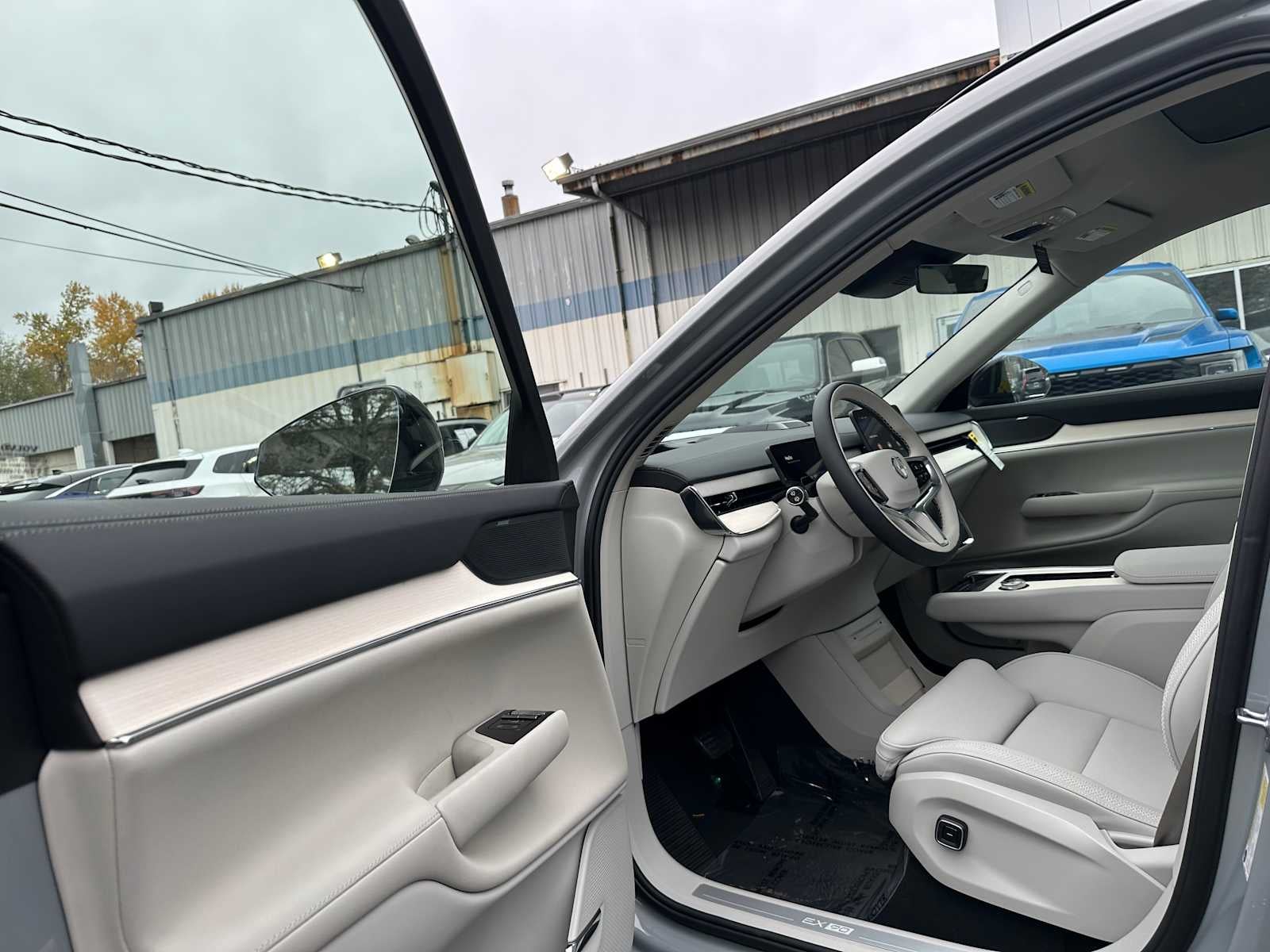 2025 Volvo EX90 Ultra