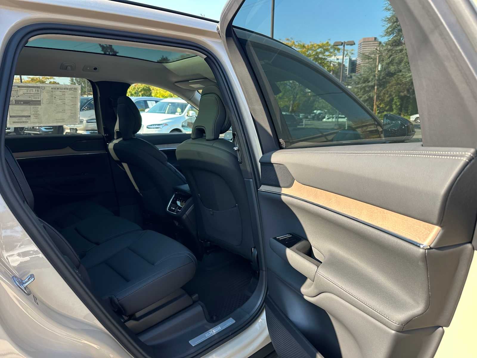 2025 Volvo EX90 Ultra