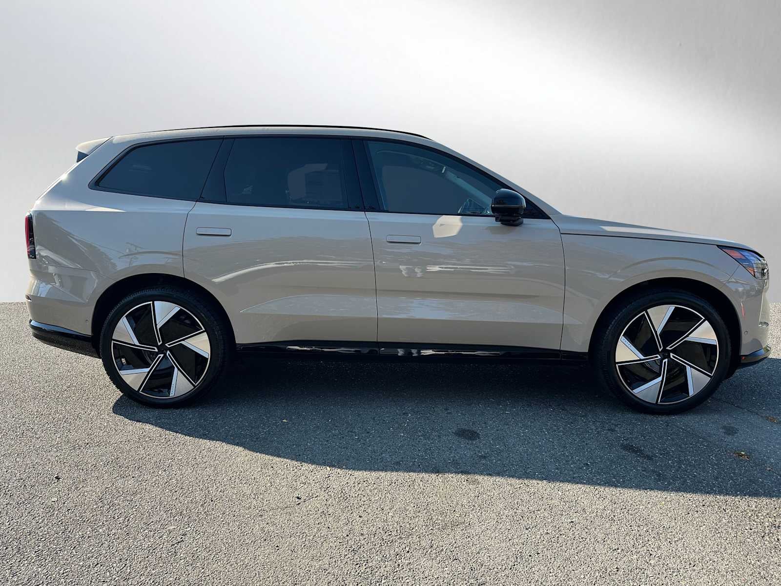 2025 Volvo EX90 Ultra