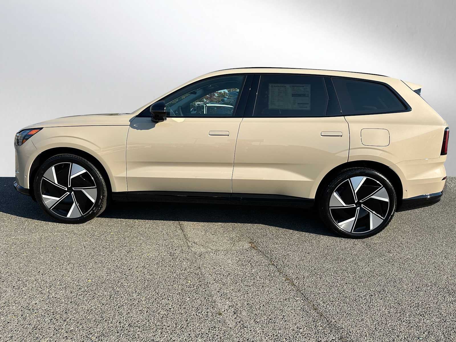 2025 Volvo EX90 Ultra