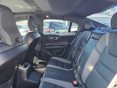2022 Volvo S60 Recharge Plug-In Hybrid Black Edition R-Design