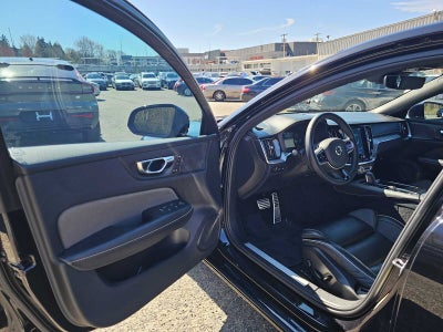 2022 Volvo S60 Recharge Plug-In Hybrid Black Edition R-Design