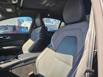 2022 Volvo S60 Recharge Plug-In Hybrid Black Edition R-Design