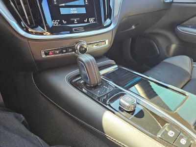2022 Volvo S60 Recharge Plug-In Hybrid Black Edition R-Design
