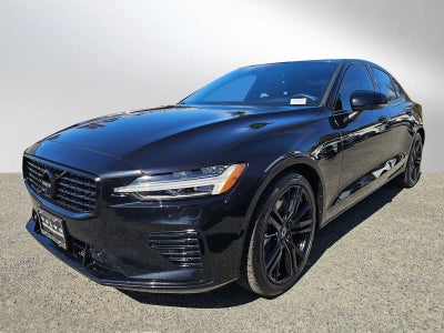 2022 Volvo S60 Recharge Plug-In Hybrid Black Edition R-Design