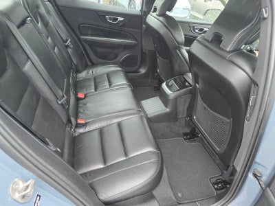 2023 Volvo S60 Recharge Plug-In Hybrid Plus Dark Theme