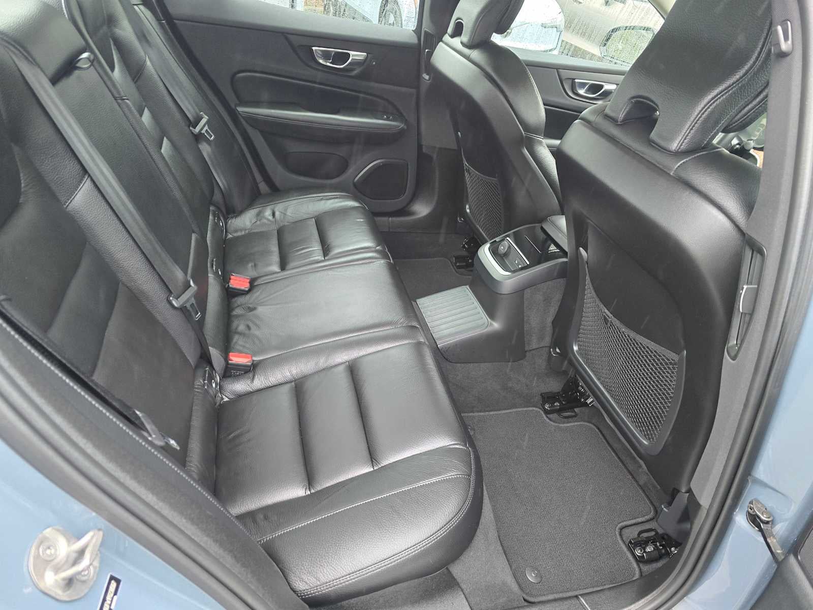 2023 Volvo S60 Recharge Plug-In Hybrid Plus Dark Theme