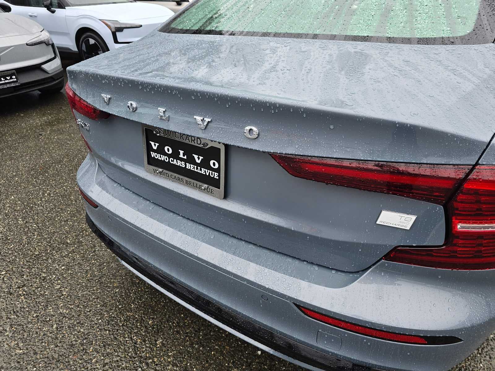 2023 Volvo S60 Recharge Plug-In Hybrid Plus Dark Theme