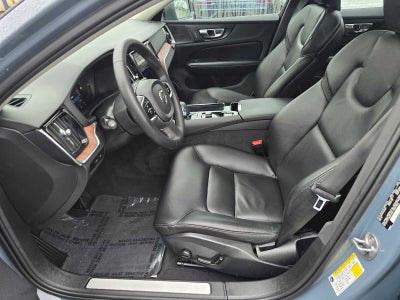 2023 Volvo S60 Recharge Plug-In Hybrid Plus Dark Theme