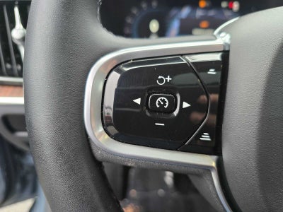 2023 Volvo S60 Recharge Plug-In Hybrid Plus Dark Theme