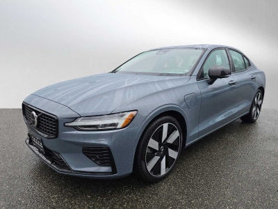 2023 Volvo S60 Recharge Plug-In Hybrid Plus Dark Theme