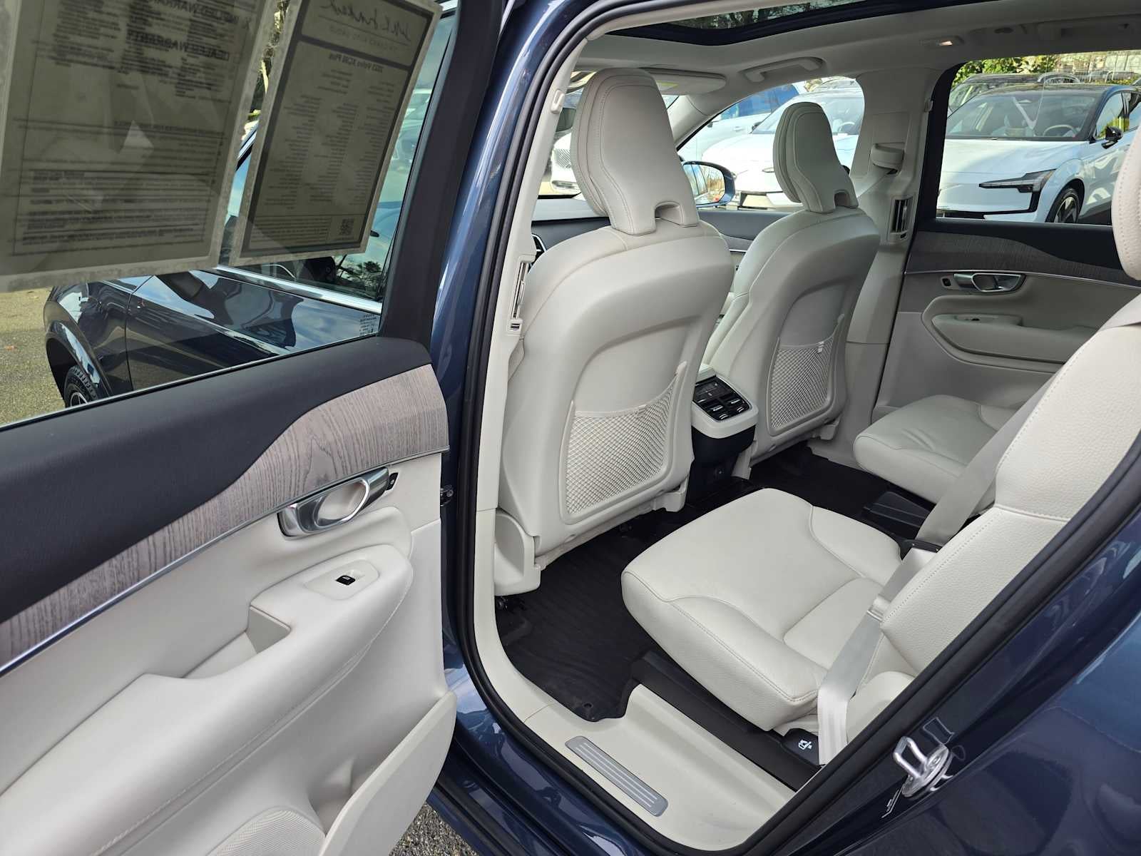 2023 Volvo XC90 Plus