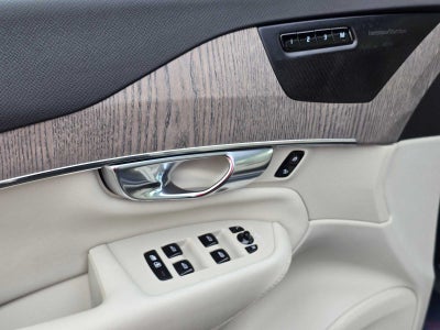 2023 Volvo XC90 Plus