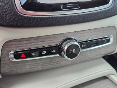 2023 Volvo XC90 Plus