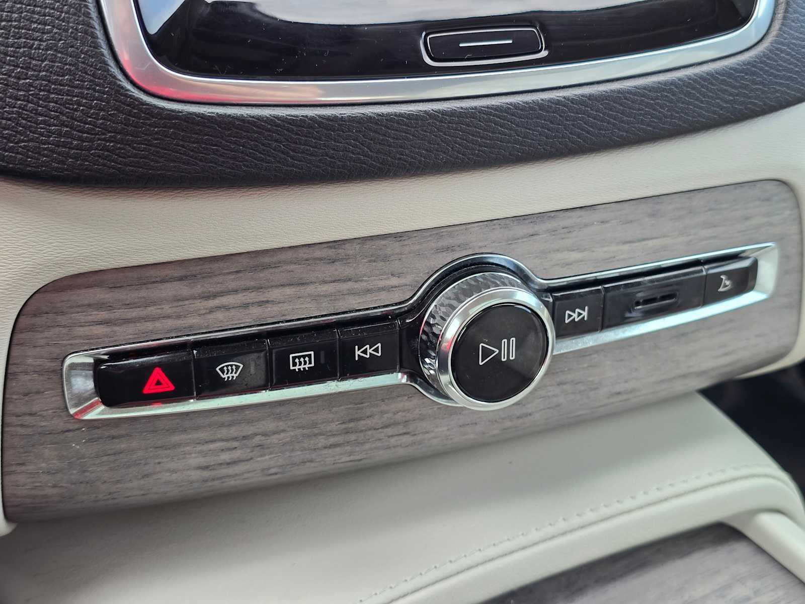 2023 Volvo XC90 Plus