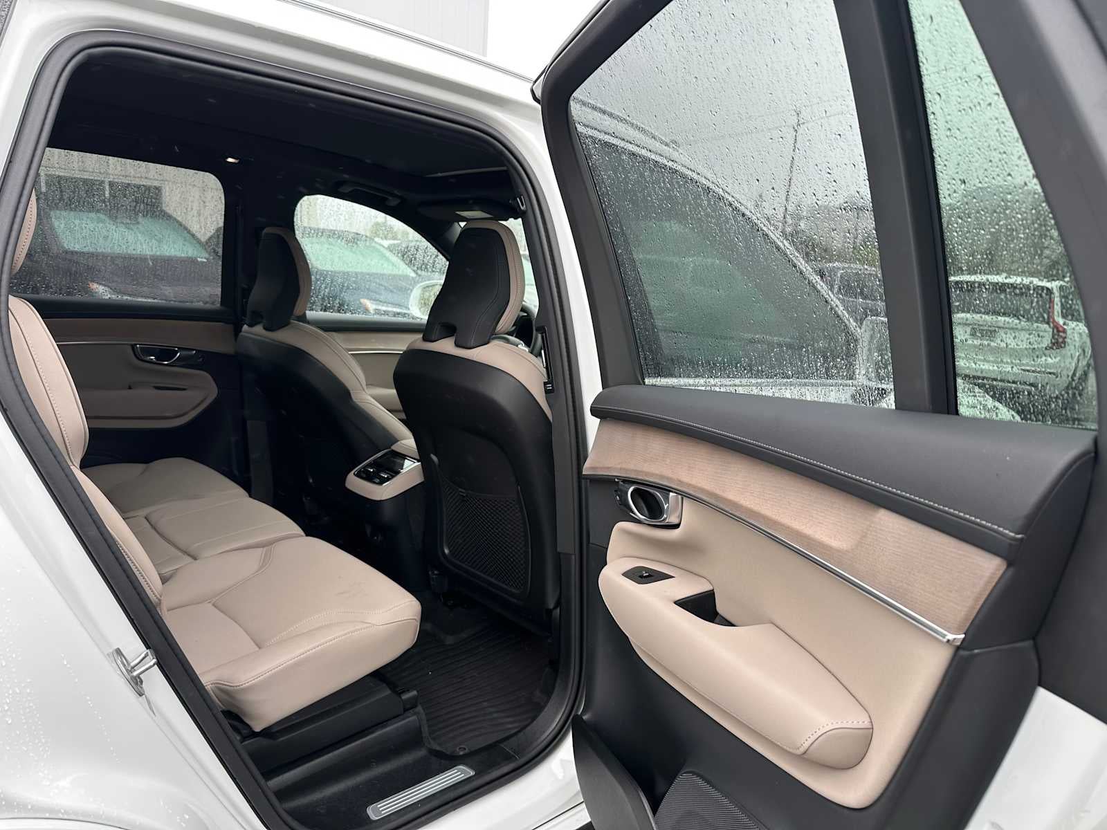 2025 Volvo XC90 Plus